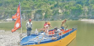 पानी कम हुदा बाग्मति नदिमा मोटरबोट सञ्चालनमा कठिनाइ