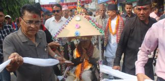 परराष्ट्रविद् श्रेष्ठलाई हेटौंडामा रथारोहण