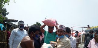 चन्द्रपुर ७ : घरमै पुगेर राहत बितरण