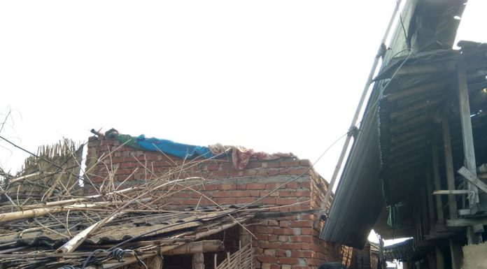 रौतहटमा हावाहुरीको बितण्डा(फोटो फिचर)