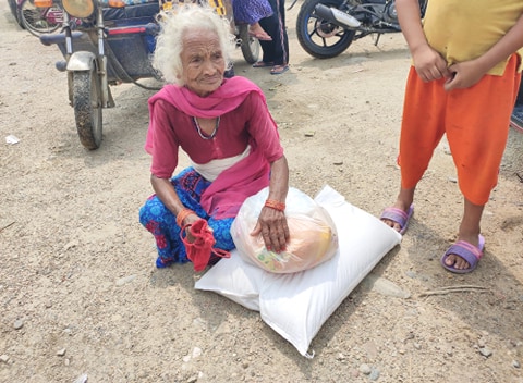 मनकारी युवाद्घारा १५० भन्दा बढी श्रमिकहरुलाई राहत बितरण