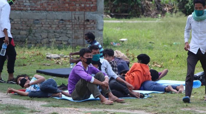 क्वारेन्टाइनमा बस्न आएकाहरु रातभर चौरमा ,समयमा नगरपालिकााले ध्यान नदिदा घर फर्केकाहरुको बिचल्ली