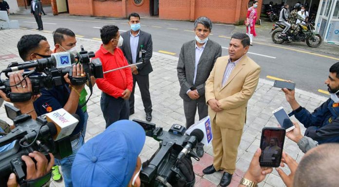 विदेशी बुहारीलाई नागरिकता : नेकपाको यस्तो निर्णय