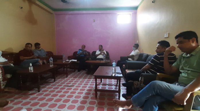 विजयरामको मृत्युको छानबिनका लागि गठित टोली र सञ्चारकर्मीबीच चन्द्रपुरमा अनौपचारिक अन्तरक्रिया