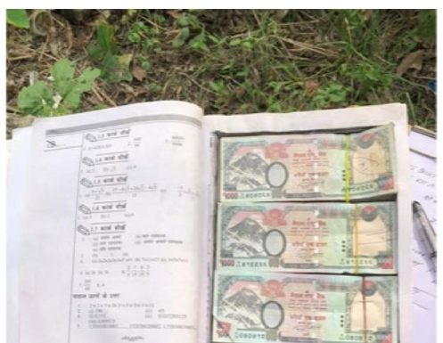 १५ लाख नगदसहित भारतीय नागरिक पक्राउ