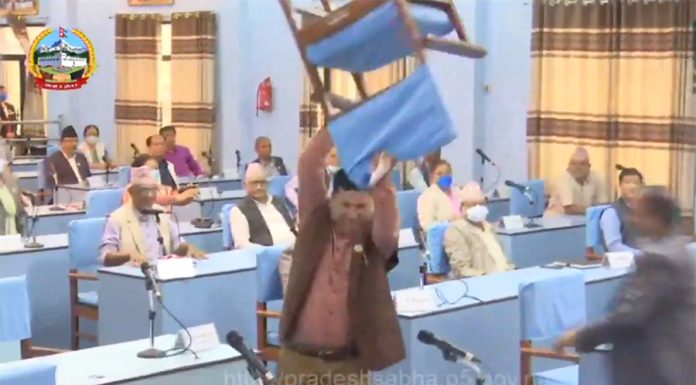 प्रदेश ५ को प्रदेशसभामा कांग्रेस सांसदले गरे तोडफोड