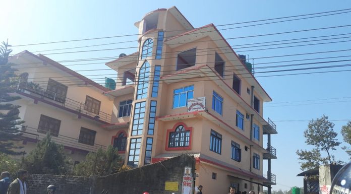 कर्मचारीको ध्यान पैसैमा,सेवाग्राही सधै मारमा