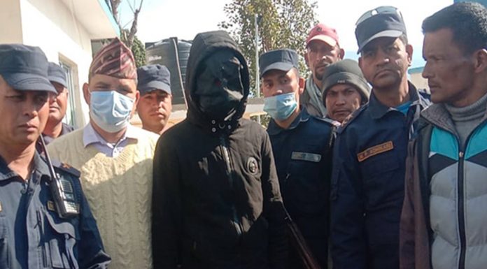 रौतहटमा सशस्त्र प्रहरीले २५ लाख बराबरको राडो घडी बरामद