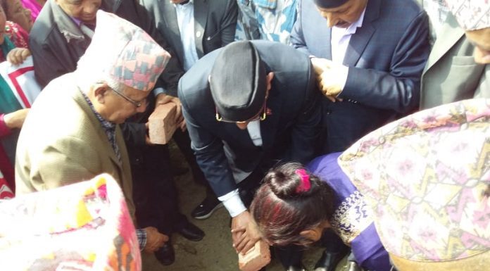 स्व डाचाराज वाग्लेको शालिक शिलान्यास गर्न सर्लाही पुगे प्रचण्ड र नेपाल
