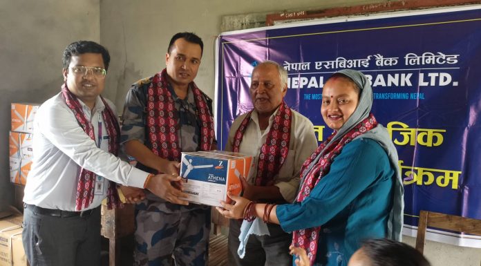 नेपाल एसबिआइ बैंकद्धारा स्कुललाई सहयोग
