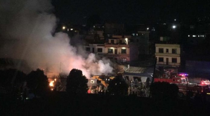 सशस्त्र प्ररीको गोदाममा पुगे गृहमन्त्री लामिछाने, बस्ती र नागरिकको सुरक्षाबारे देखाए चासो