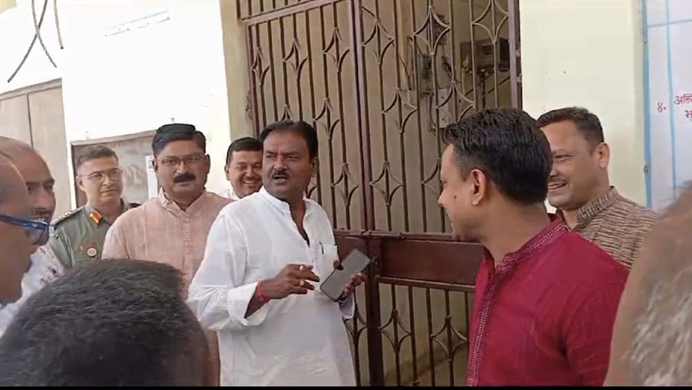 आफैंले लगाएको ताल्चा आफै खोल्यो काङ्ग्रेसले