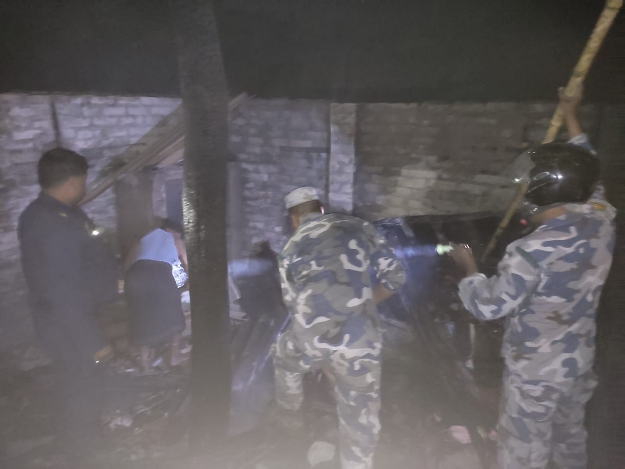 राजदेवीमा जस्ताको छानाभएको घरमा आगलागी झण्डै १२ लाखको क्षती