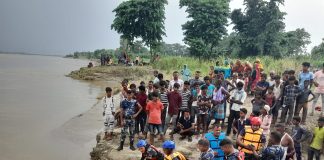 नुहाउने क्रममा बागमति खोलामा गएका एक बालक बेपत्ता,दुइको उद्दार