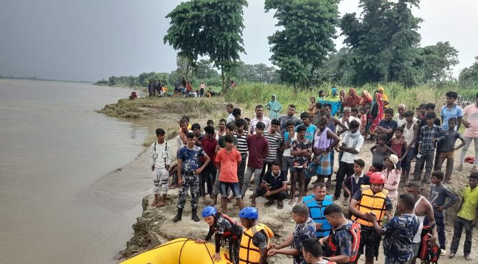 नुहाउने क्रममा बागमति खोलामा गएका एक बालक बेपत्ता,दुइको उद्दार