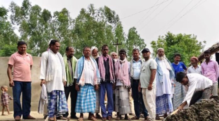 युवा नेता तबरेज खानको पहलमा फतुवामा बाटो स्तरउन्नती हुँदै