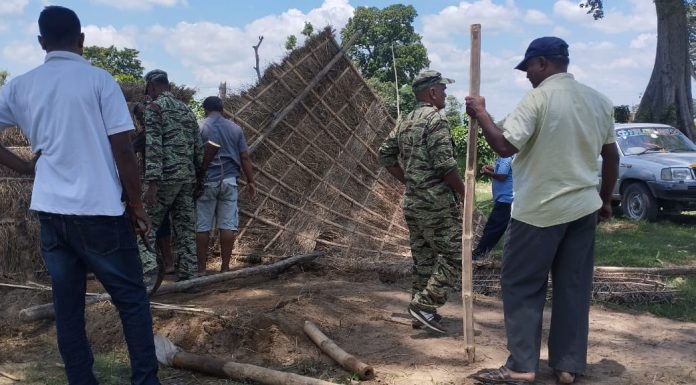 वन अतिक्रमण हटाउदै वन कार्यालय