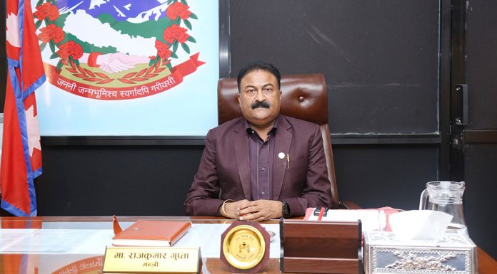 मन्त्री गुप्ताले दिए राजीनामा