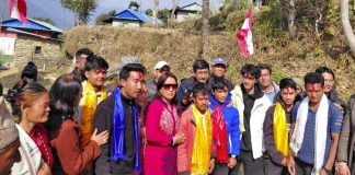 दोलखाको लादुकमा एमाले र नेकपा त्यागी दर्जनौँ युवा कांग्रेसमा प्रवेश