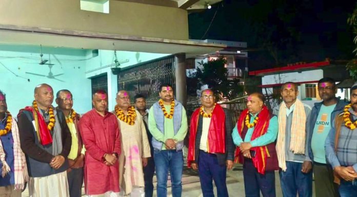 बलरा नगरपालिकाका पूर्व मेयर सिंह कांग्रेसमा प्रवेश