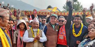 दोलखाको तामाकोशीमा एमाले र नेकपा त्यागेर दर्जनौँ कार्यकर्ता कांग्रेस प्रवेश