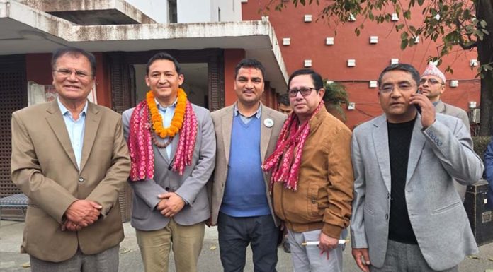 रास्वपाका राणा र नेकपाका केन्द्रीय सदस्य दीपक केसी कांग्रेसमा प्रवेश