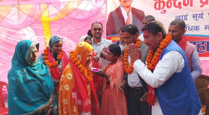 बिभिन्न दलका दर्जनौँ नेता–कार्यकर्ता एमालेमा प्रवेश