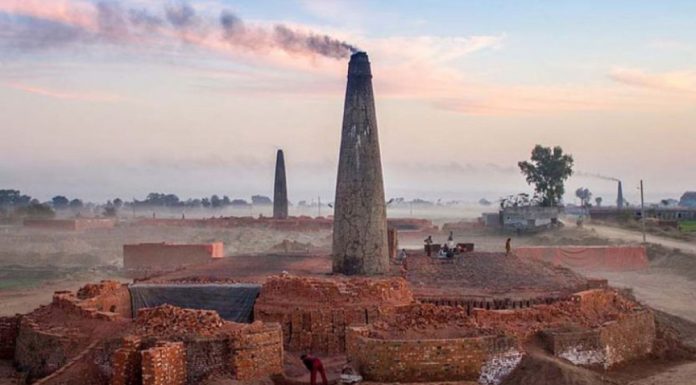 इँटा भट्टामा पुरिएर तीन मजदुरको मृत्यु,२ घाईते